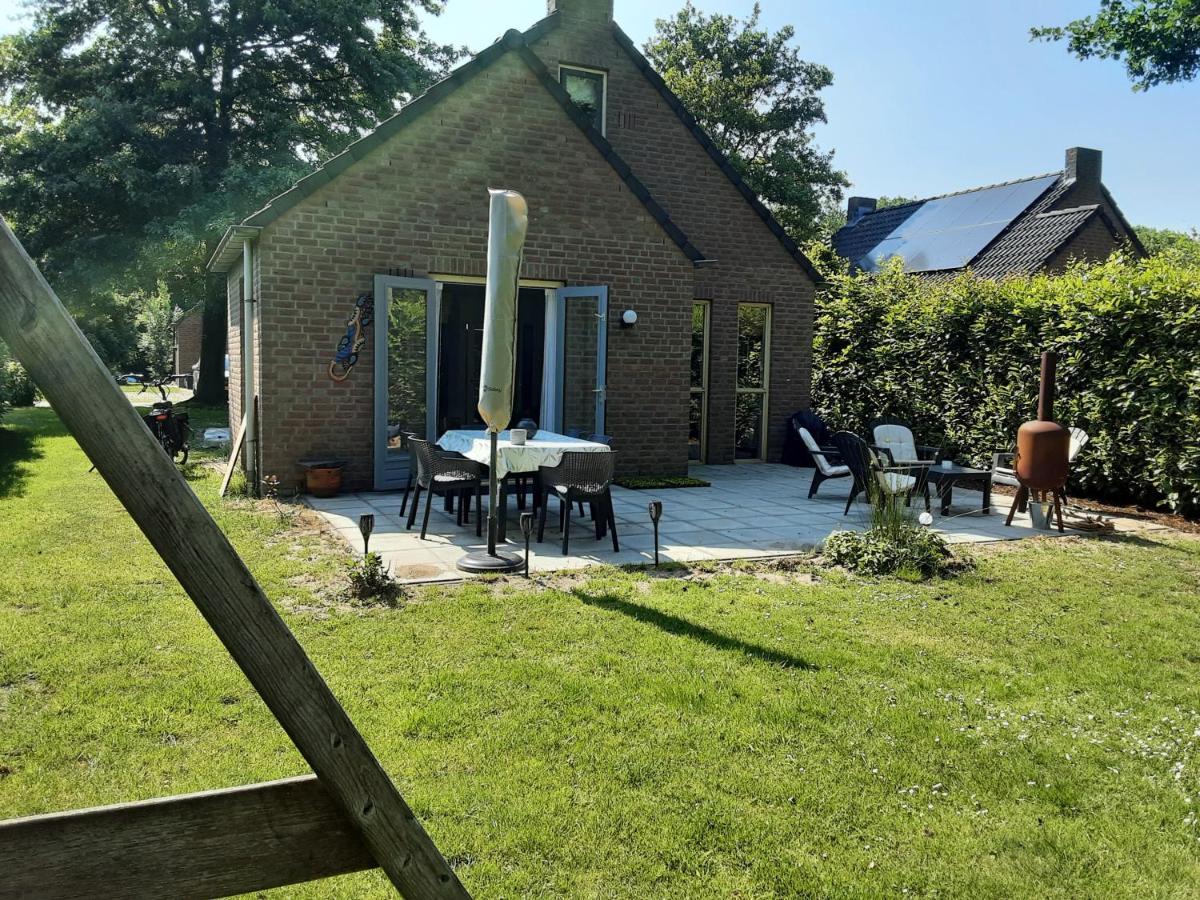 Rumah Senang Wellness Met Hottub En Tuin Ewijk Exterior photo